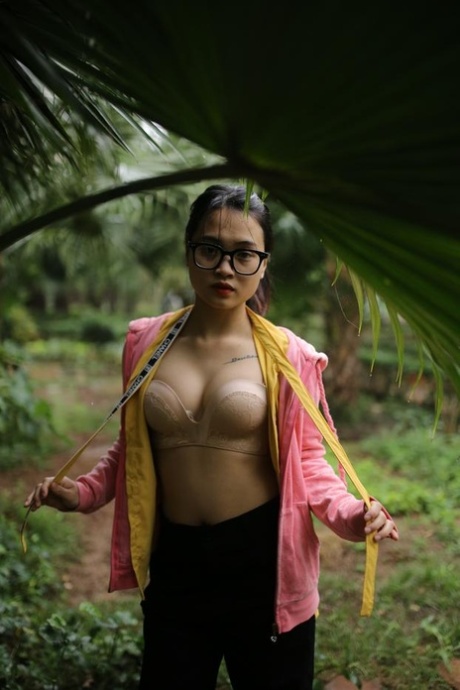 asiatische Brille erwachsene perfekte fotos