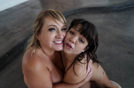 granny cum face sexy naked picture