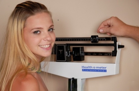 blond teenager høj kvalitet varmt billede