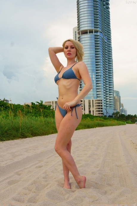 Amateur-Bikini kunst schöne galerie