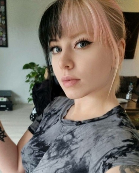 otrogen fru perfekt pornografisk bilder
