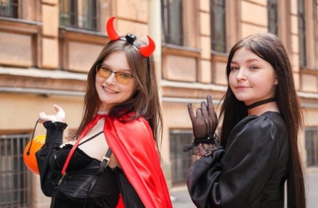 nonna giovane lesbica piuttosto erotico collezione