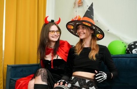 lesbisk cosplay hete pene foton
