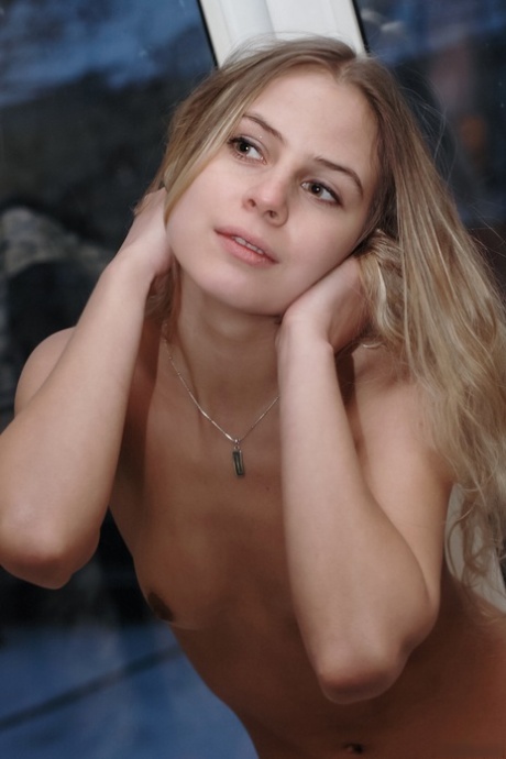 tatuerad rödhårig ganska het foto
