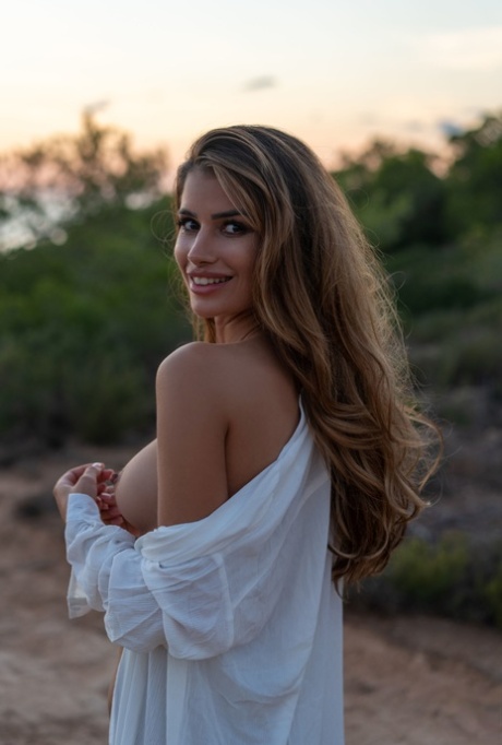 playa en topless bastante erótico foto