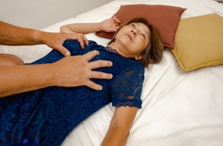 asian mom beautiful nude picture