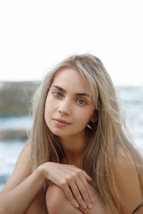 Sofy Bee pornstar naked img