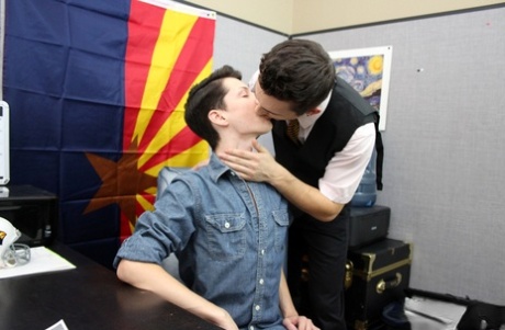 baci gay erotico di alta qualità fotografie