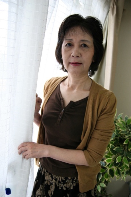 老亚洲人 藝術裸體 畫廊