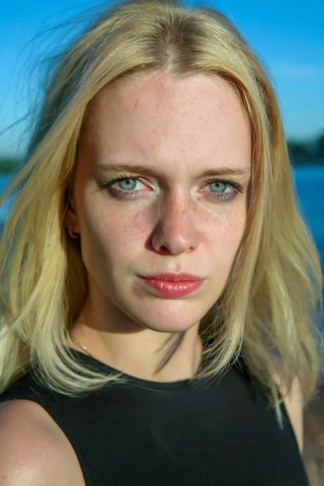 ładna buzia seksowna, wysoka jakość kino