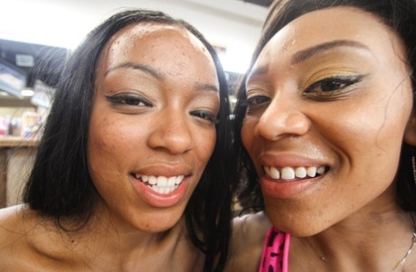 ebony cumshot free nude pictures
