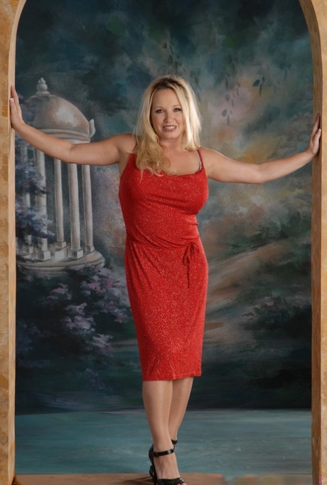 Rachel Love naked actress img