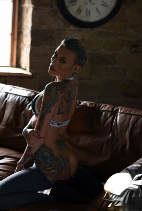 Becky Holt adult model pictures