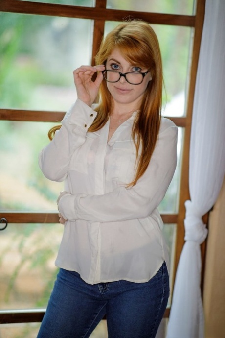 roztleskávačka pod sukni špičkové porno galerie