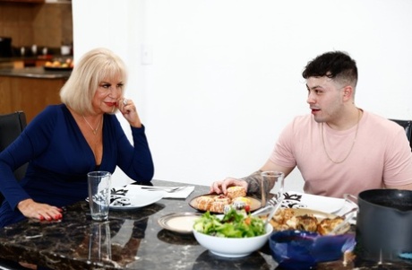 nonna sexy sesso libero immagini