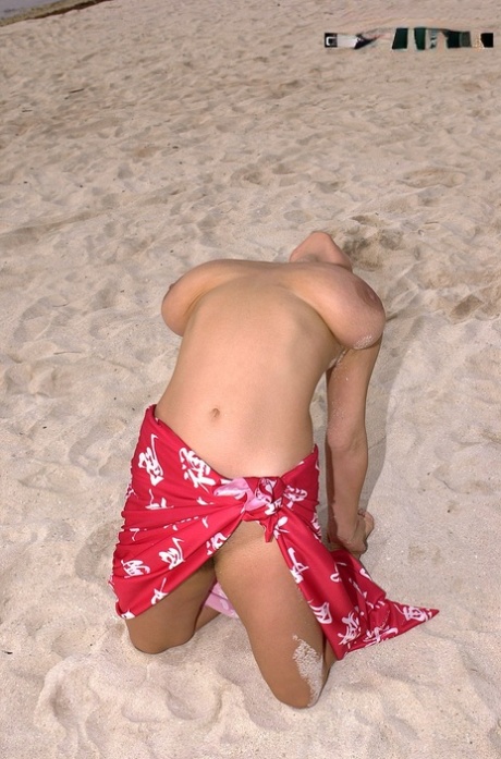 spiaggia con grandi tette nudo sexy fotografie