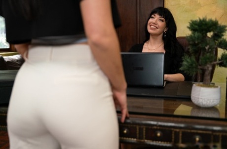 latina lesbian pornos pictures