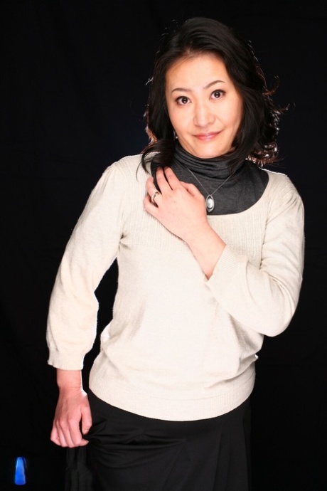 japanese mom naked image
