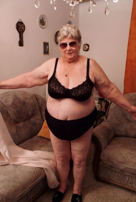 amateur granny beautiful porn images