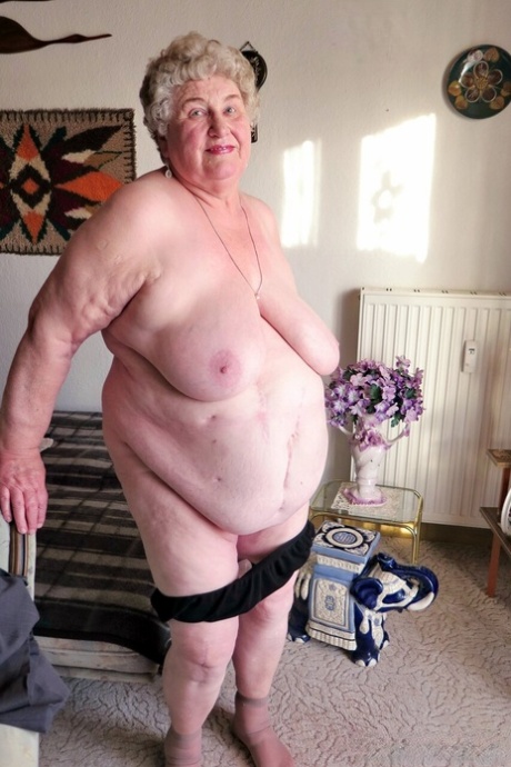 wrinkled granny sexy nude picture