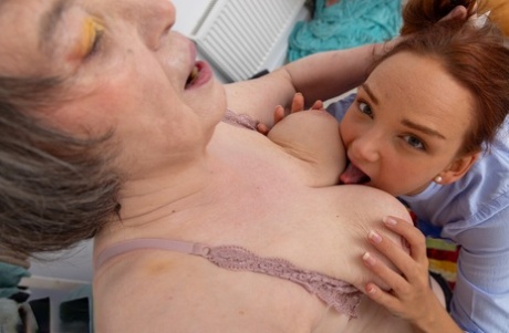 redhead lesbian hd img