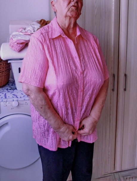 old granny sexy nude pic