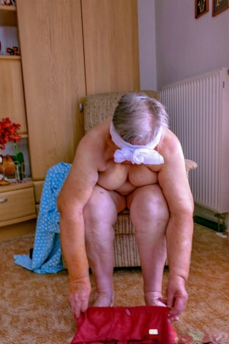 babcia o dużym biuście ładne porno galeria