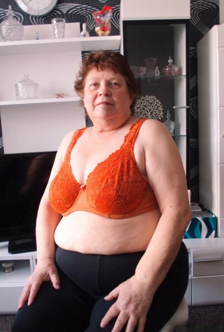 old granny naked gallery