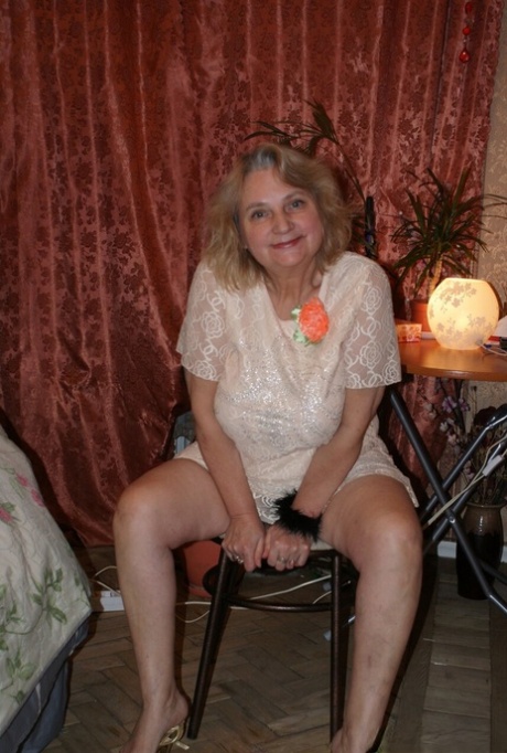 old granny beautiful naked pictures