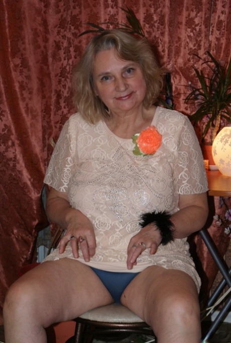 nonna hd nudo foto