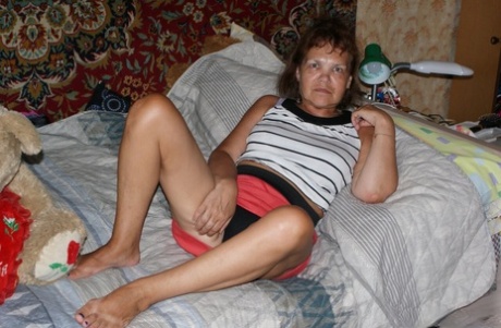 amateur granny porno pics