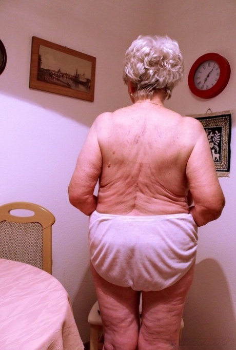 amateur granny perfect img
