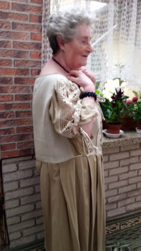amateur granny hot galleries