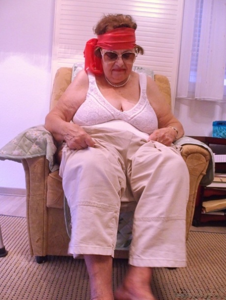 nonna rossa adulto libero foto