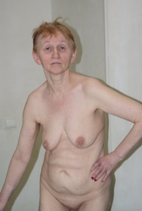 babička malá prsa horká krásná img