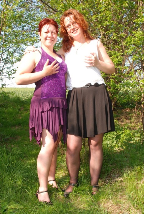chubby skirt naked img