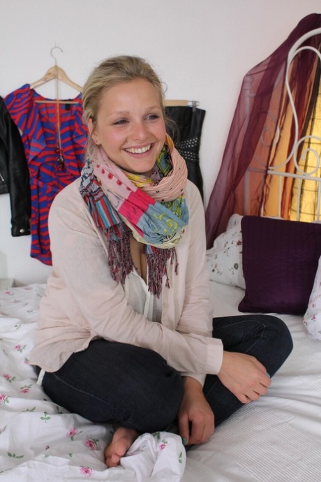 chubby blonde teen sexy xxx pic