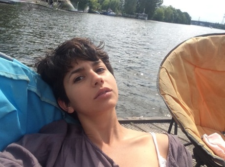 short hair brunette hd picture