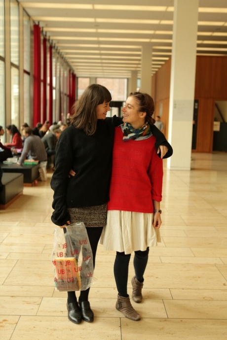spódnica lesbijska nagi galerie