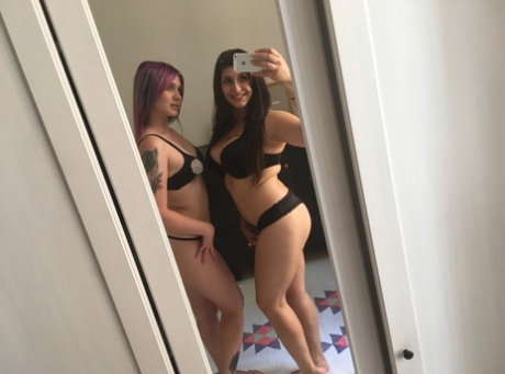 lingerie selfie scheiden afbeeldingen