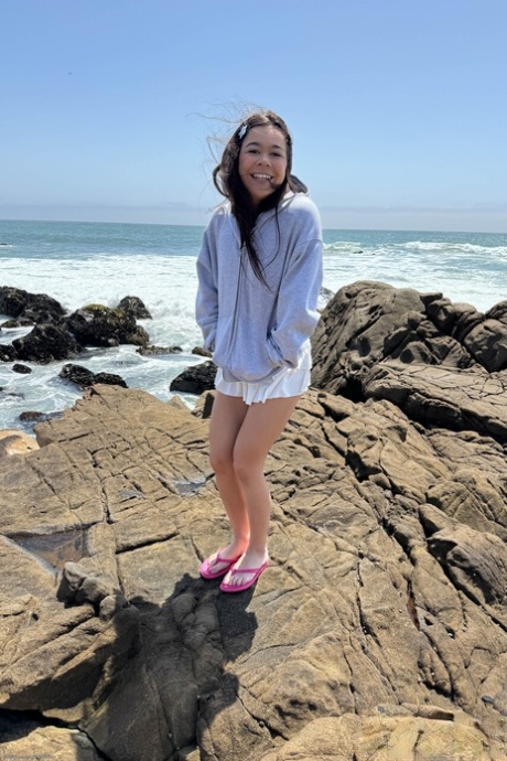 asian girlfriend sexy naked pic