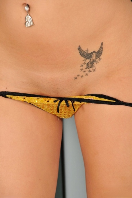 tight shaved pussy erotic images