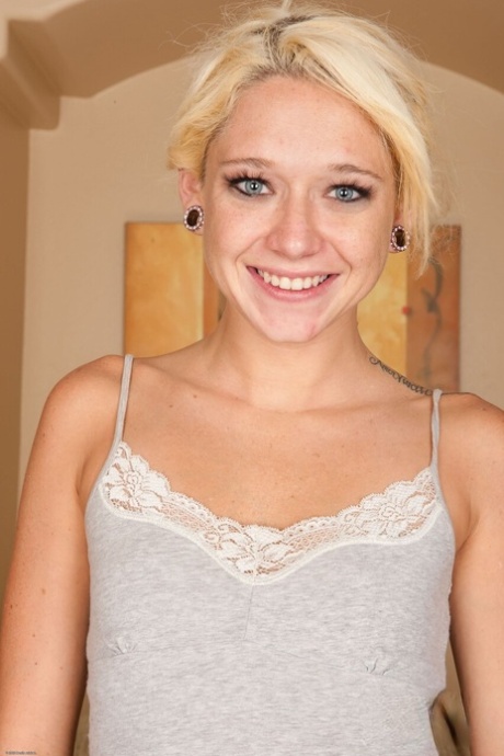 kleine blondine exclusief pornografisch galerijen