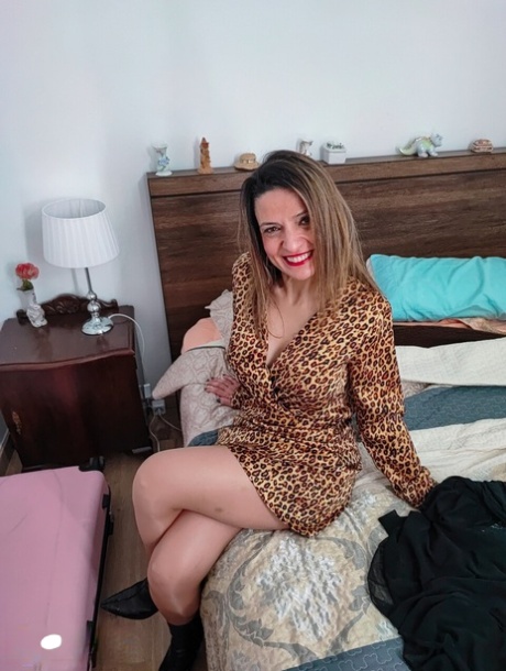 horny mature hot img