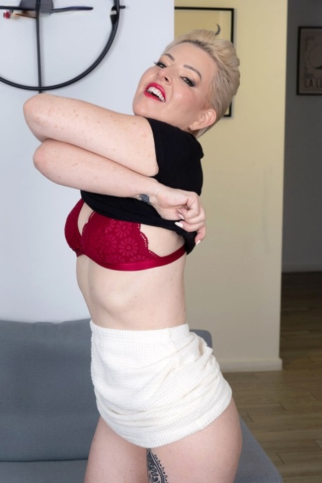 mini saia milf adulto hd galerias