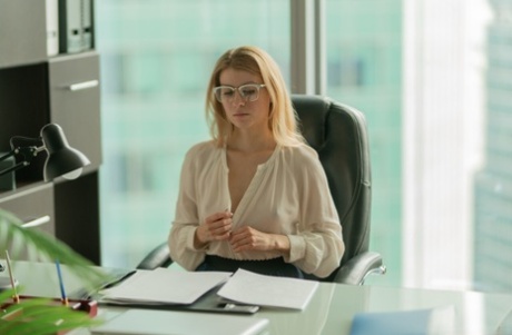 sexy secretary free porn galleries