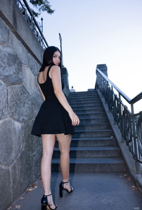 latinamerikansk babe sexet nøgen fotos