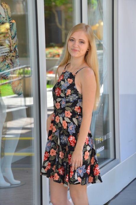 petite blonde naked picture