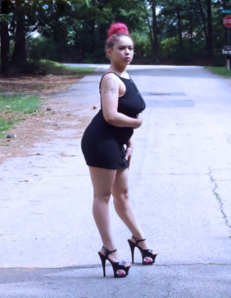 chubby outdoor beautiful naked pics