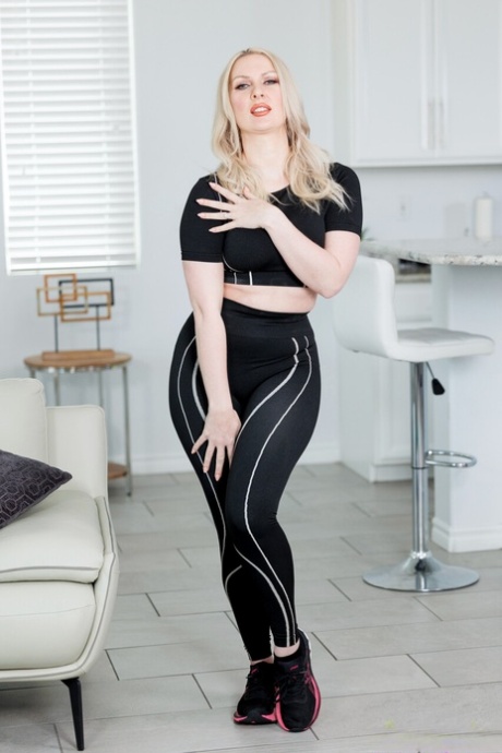 vysoká milfka porno vysoké kvality obrázky